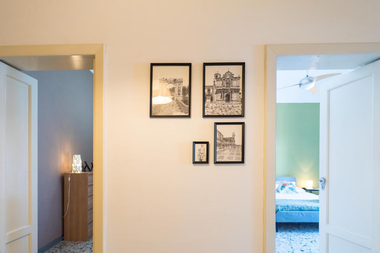 Casa Lina Con Terrazza Villa Canicattini Bagni ภายนอก รูปภาพ
