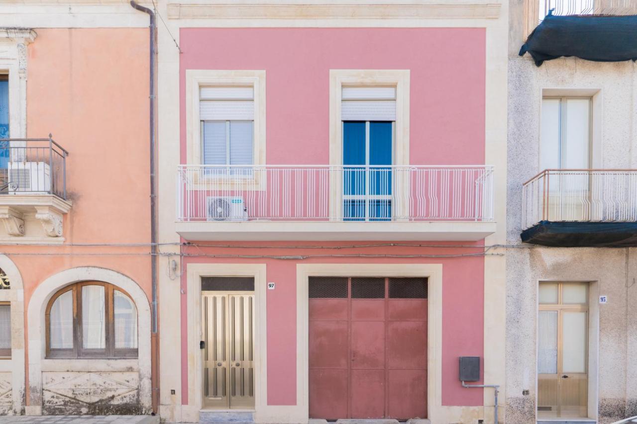Casa Lina Con Terrazza Villa Canicattini Bagni ภายนอก รูปภาพ
